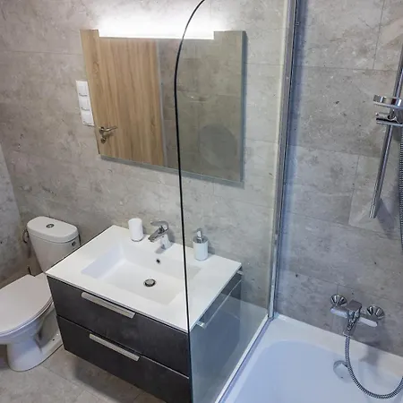 Laza Napok - 2 *